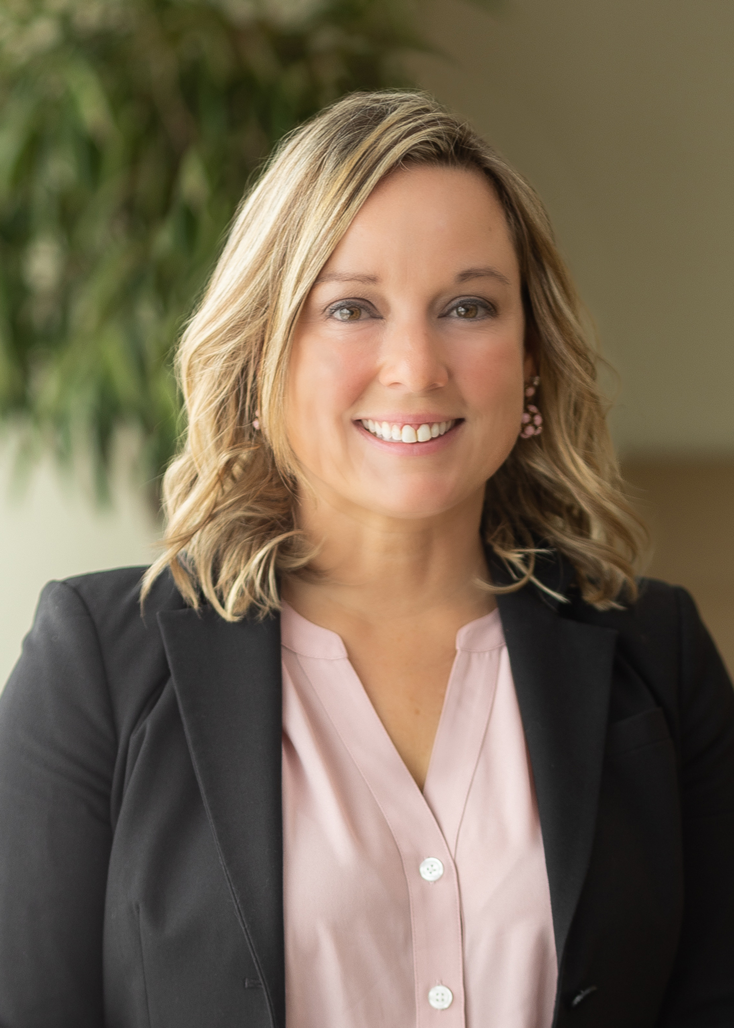 Angelique Mazzella S.L. Nusbaum Realty Co.